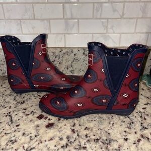 London Fog Burgundy and Navy#Patterned Rain Boots#tartan#rainydays#british